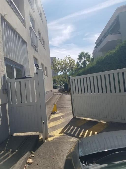 Charmant Studio Lumineux Avec Parking Prive Saint-Raphaël Eksteriør billede