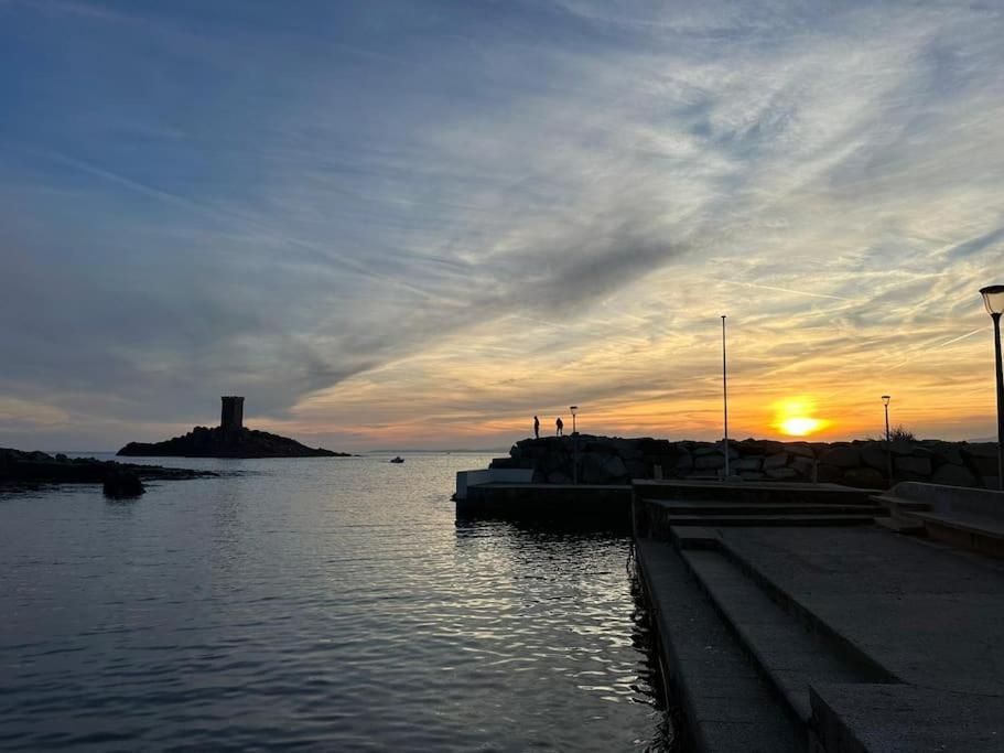 Charmant Studio Lumineux Avec Parking Prive Saint-Raphaël Eksteriør billede